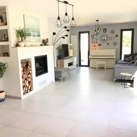 Avec Piscine Villa *